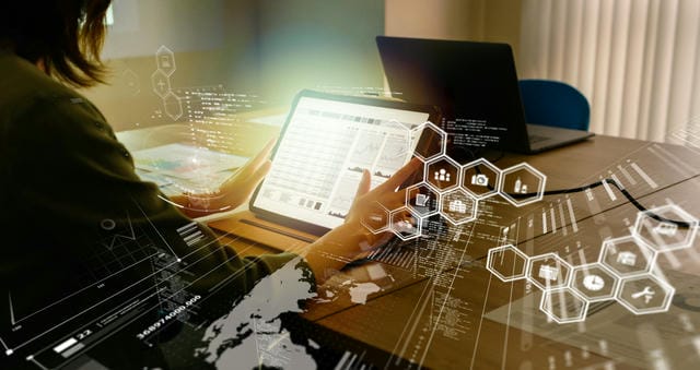 マルチにがんばるフォルスクラブはオンライン上でサービスを提供